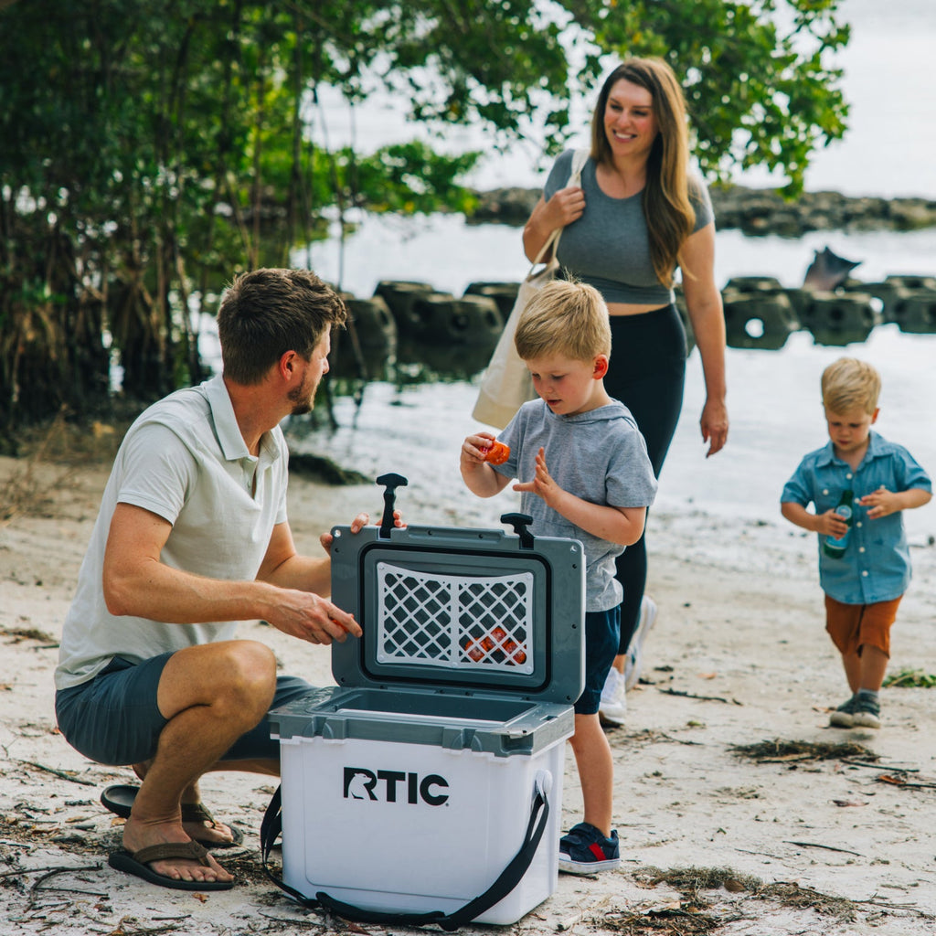 22 QT Ultra-Light Cooler